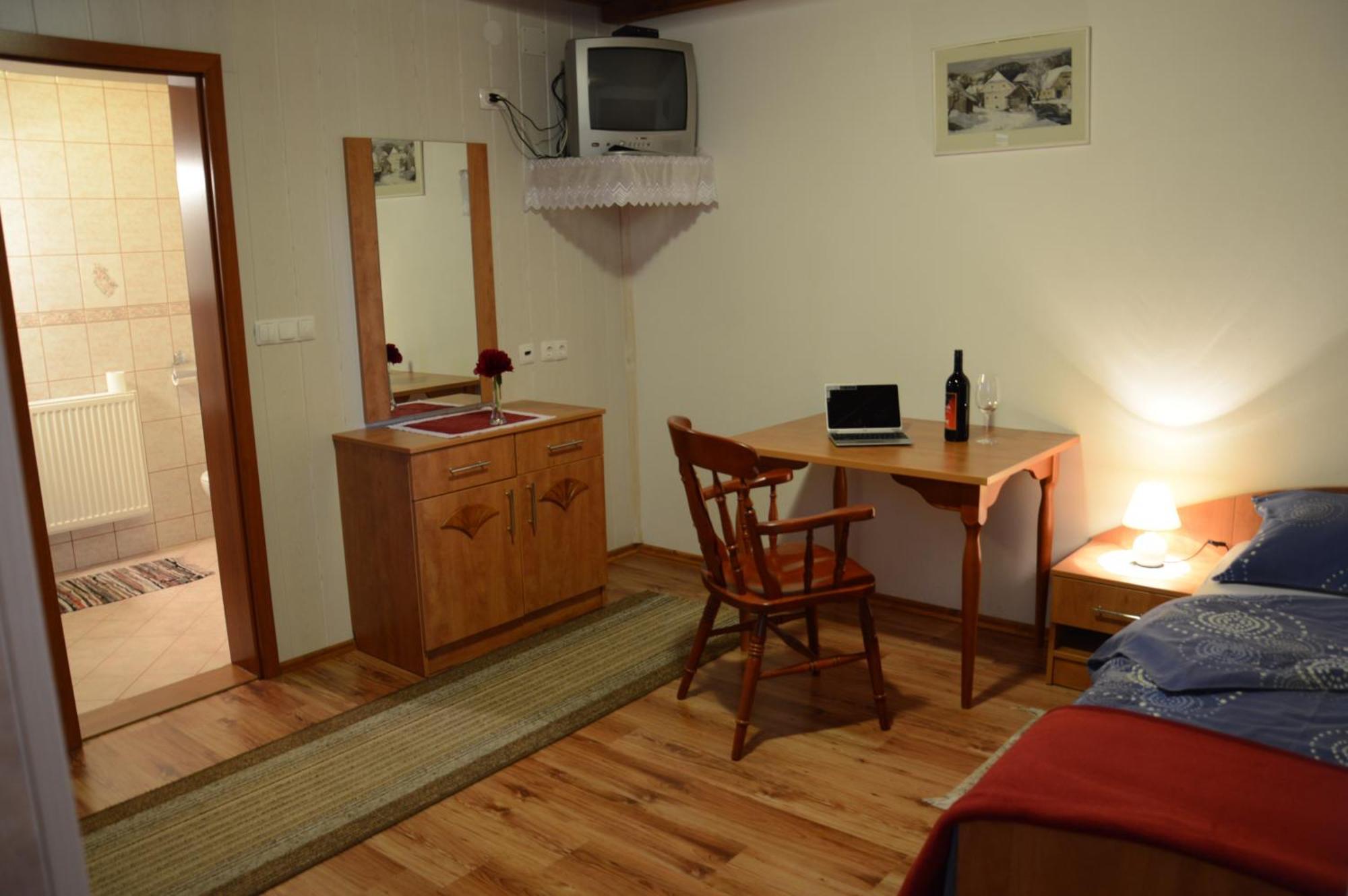 Apartmens And Rooms Sostar เชียร์คโน ห้อง รูปภาพ