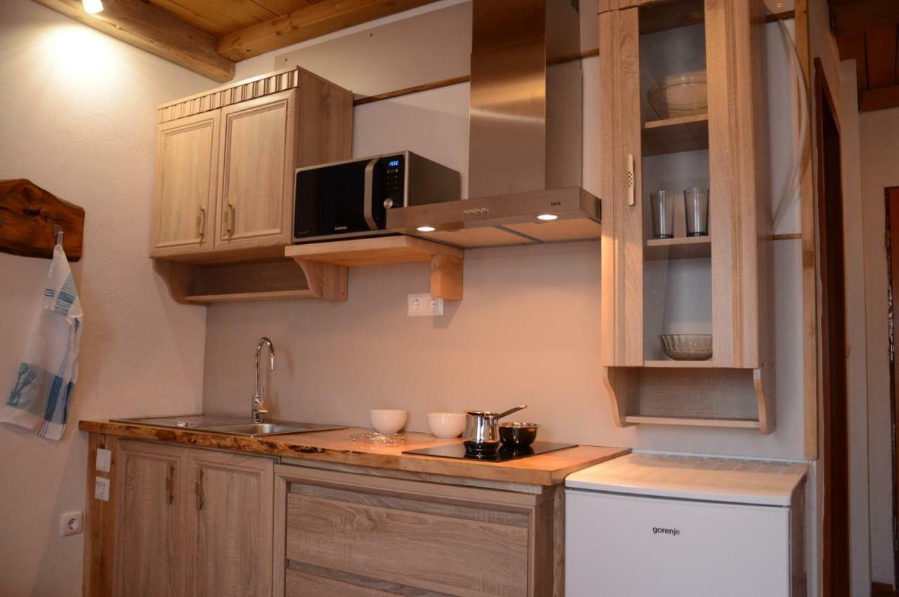 Apartmens And Rooms Sostar เชียร์คโน ภายนอก รูปภาพ