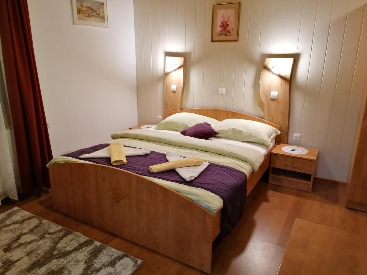 Apartmens And Rooms Sostar เชียร์คโน ภายนอก รูปภาพ